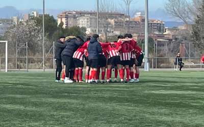 Jugadors del Tibidabo fent pinya abans del partit | Guillem Llorens